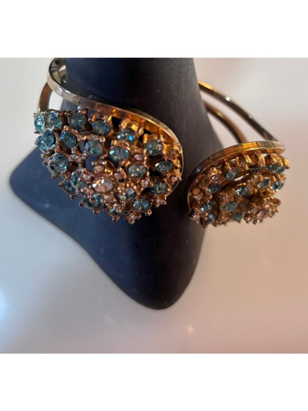 Gold-Tone Vintage Cuff Bracelet With Turquoise & Clear Rhinestones Oval Design